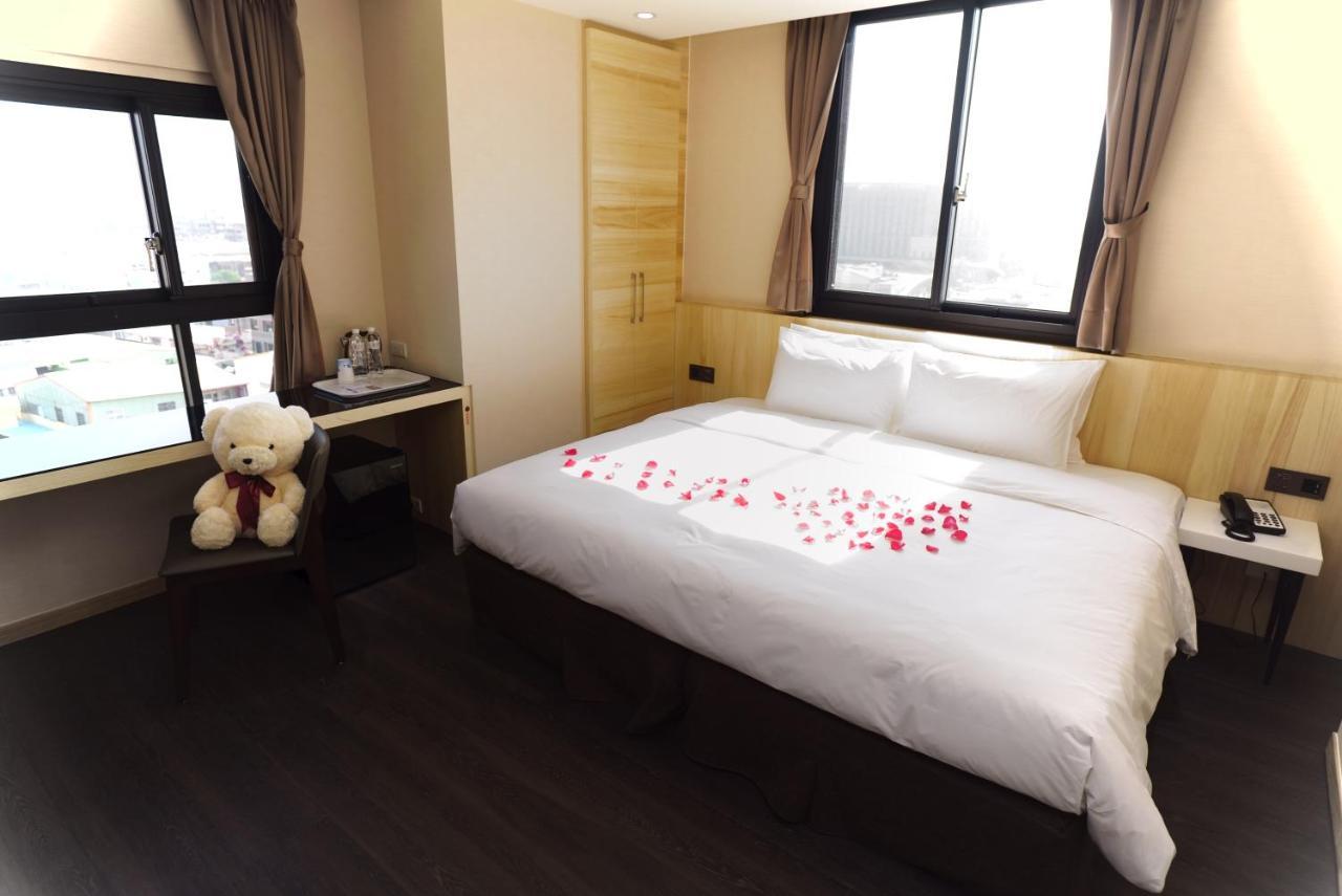 Red Hotel Yuanlin Esterno foto